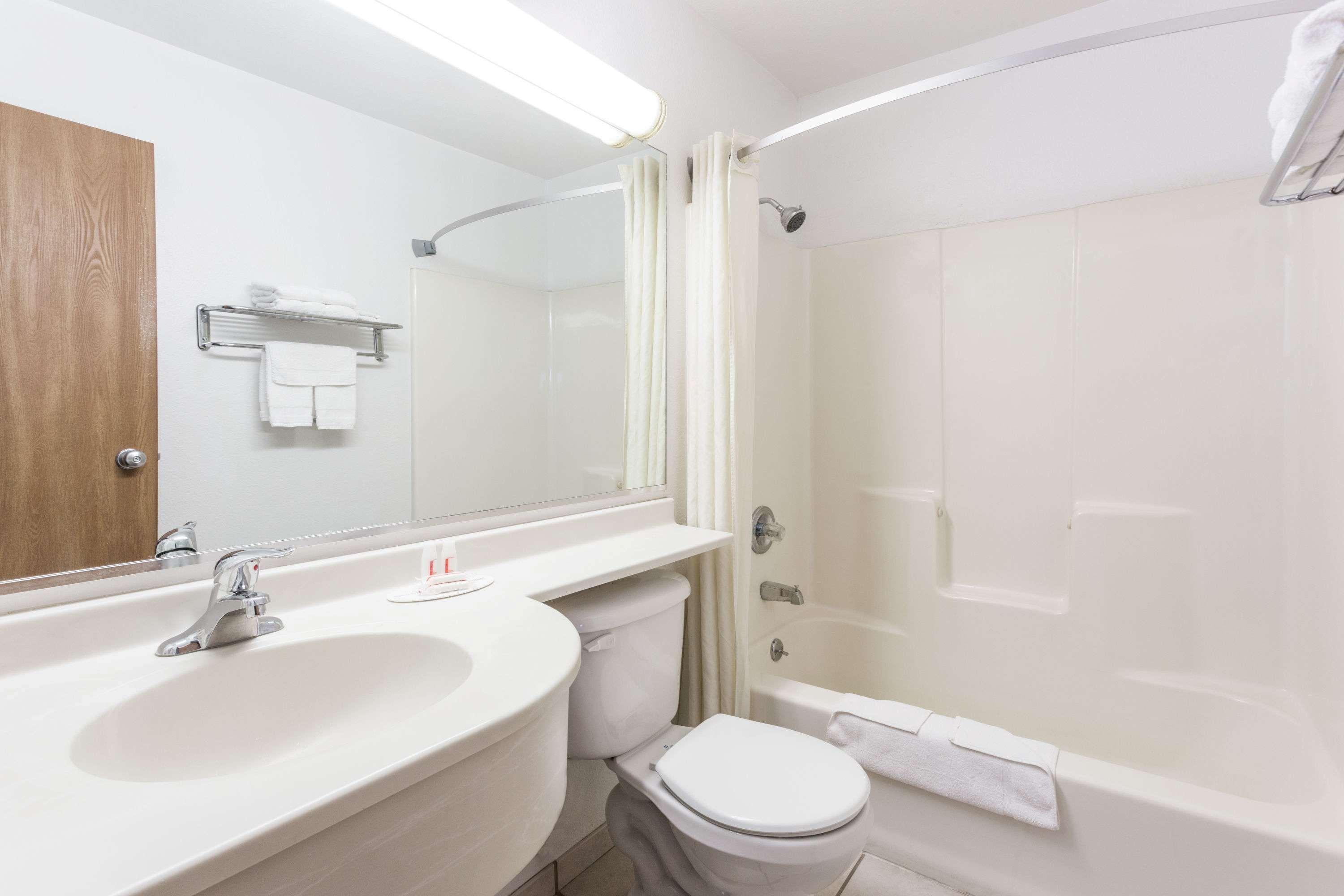 ซูเปอร์ 8 บาย วินด์แฮม ฟอร์ตมอร์แกน Hotel ฟอร์ทมอร์แกน ภายนอก รูปภาพ