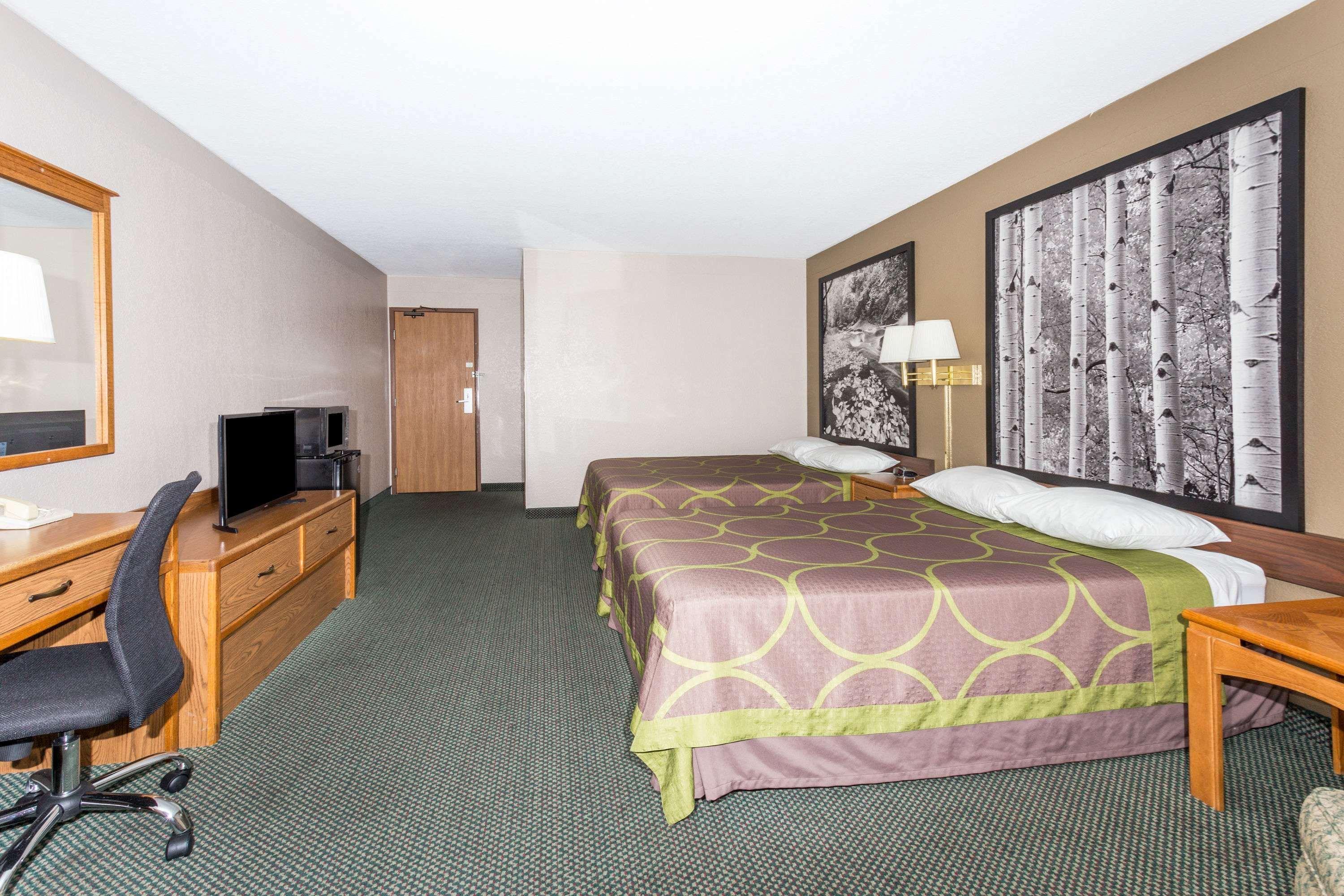 ซูเปอร์ 8 บาย วินด์แฮม ฟอร์ตมอร์แกน Hotel ฟอร์ทมอร์แกน ภายนอก รูปภาพ
